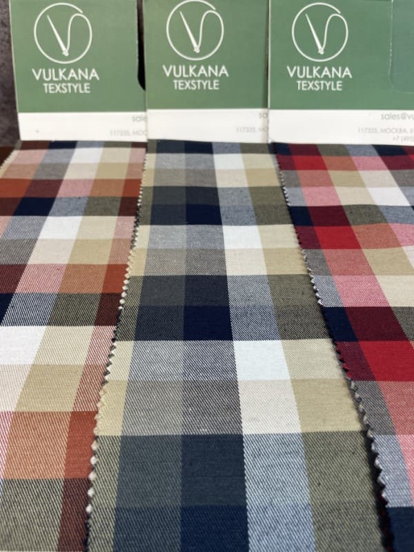 Осенние клетчатые ткани