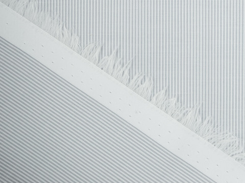 Ткань в узкую светло-серую полоску из полиэстера и хлопка