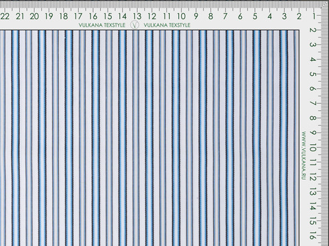 Белая ткань в узкую чёрно-голубую полоску из полиэстера и хлопка