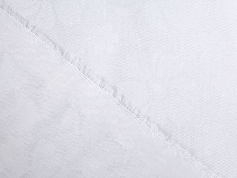 Лёгкая белая ткань с цветочным орнаментом из полиэстера и хлопка