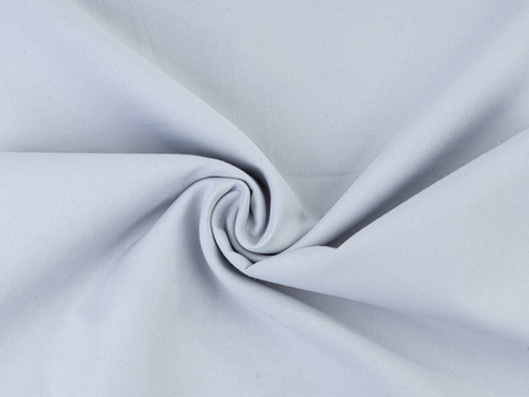 Однотонный поплин KOOLTEX светло-серого цвета из хлопка и полиэстера
