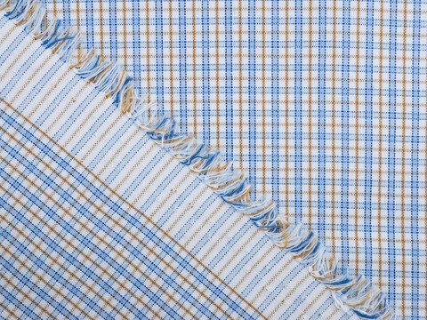 Белая ткань KOOLTEX в светло-голубую и бежевую клетку из полиэстера и хлопка