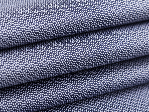 Ткань в мелкий белый цветочек на синем фоне хлопок