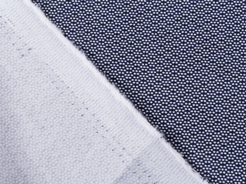 Ткань в мелкий белый цветочек на синем фоне хлопок
