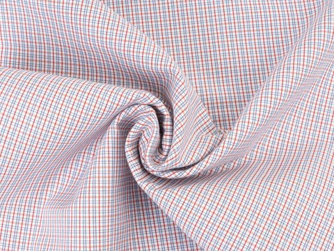 Белая ткань KOOLTEX в мелкую красно-голубую клетку из полиэстера и хлопка