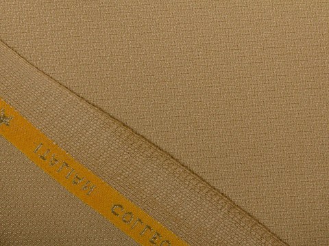 Ткань добби песочного цвета из полиэстера и вискозы