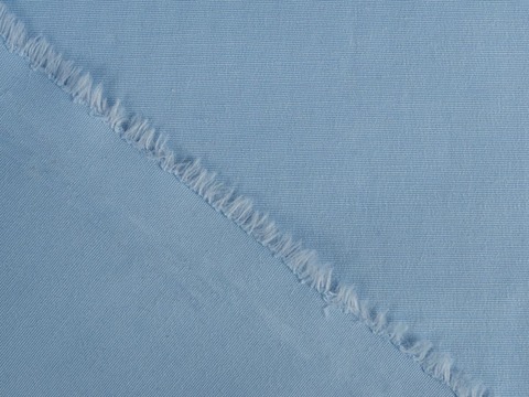 Однотонная светло-синяя ткань из хлопка полиэстера и лайкры