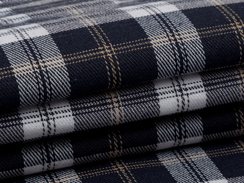 Тёмно-синяя ткань в белую и бежевую клетку из полиэстера и хлопка