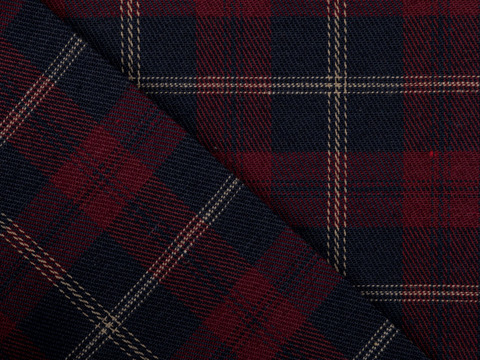 Тёмно-синяя ткань в красную и бежевую клетку из полиэстера и хлопка