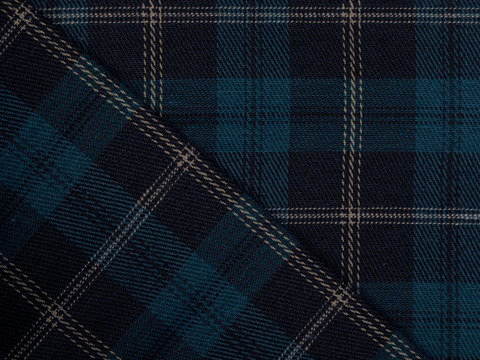 Тёмно-синяя ткань в голубую и бежевую клетку из полиэстера и хлопка