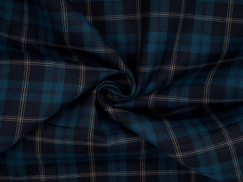 Тёмно-синяя ткань в голубую и бежевую клетку из полиэстера и хлопка