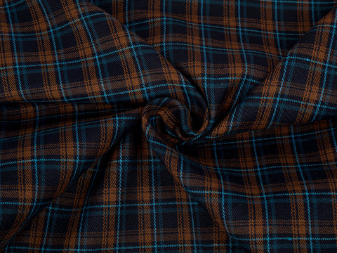 Тёмно-синяя ткань в голубую и терракотовую клетку из полиэстера и хлопка