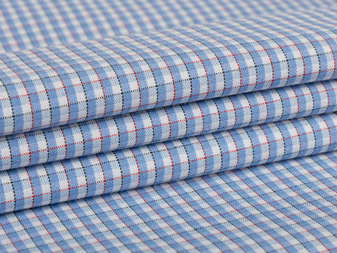 Ткань KOOLTEX в голубую клетку с красно-чёрными нитями из полиэстера и хлопка