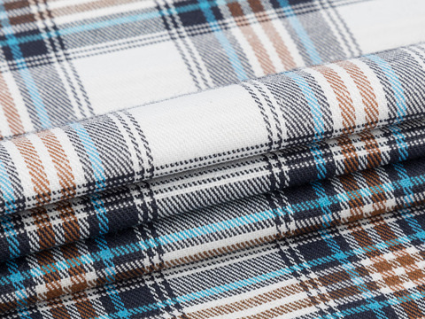 Белая ткань в коричнево-сине-голубую клетку из полиэстера и хлопка