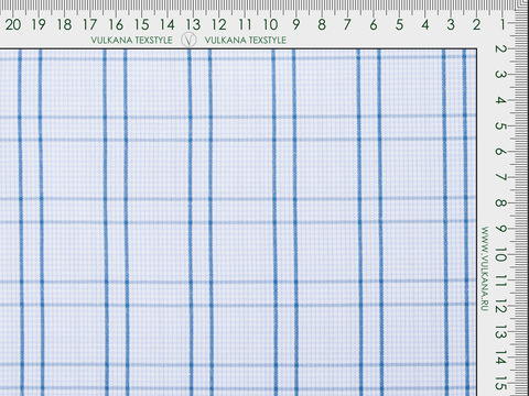 Бело-голубая ткань в среднюю синюю клетку из полиэстера и хлопка