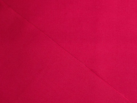 Однотонная саржа цвета фуксия из хлопка и полиэстера