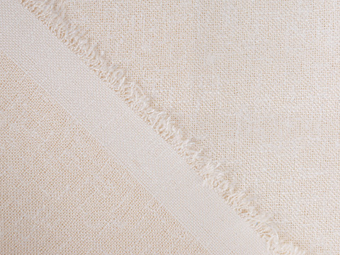 Ткань нежного ванильного оттенка из полиэстера и вискозы