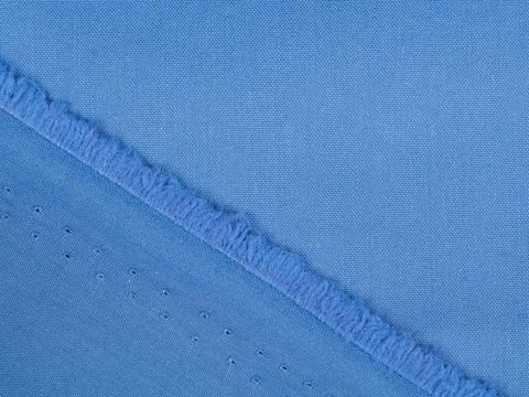 Однотонный поплин лазурного цвета из полиэстера и хлопка