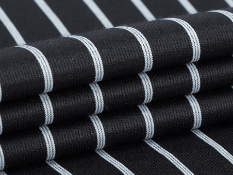 Чёрная ткань в узкую белую полоску из полиэстера и хлопка