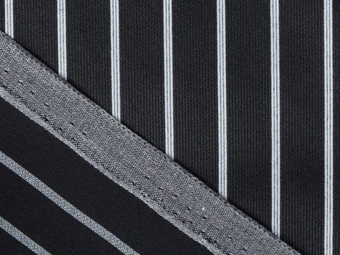 Чёрная ткань в узкую белую полоску из полиэстера и хлопка