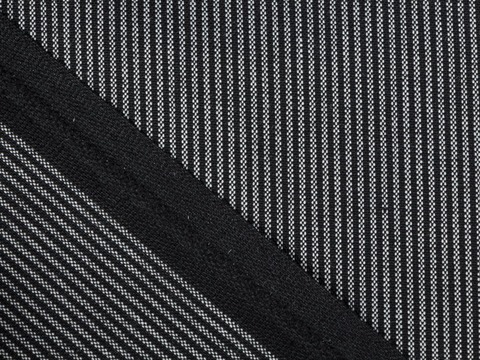 Костюмная ткань в чёрно-белую узкую полоску из полиэстера вискозы и лайкры