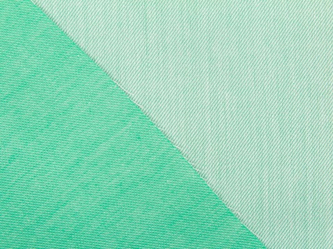 Пестротканая нежно-ментоловая ткань из хлопка и вискозы