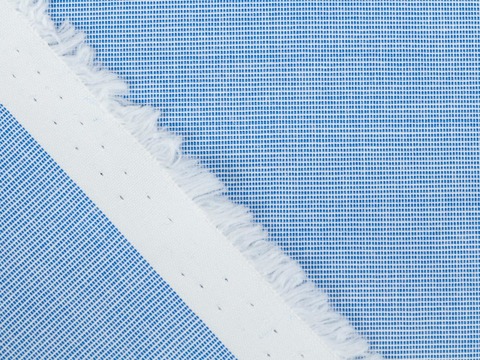 Ткань голубого цвета из хлопка и полиэстера