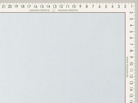 Ткань в узкую светло-серую полоску из полиэстера и хлопка