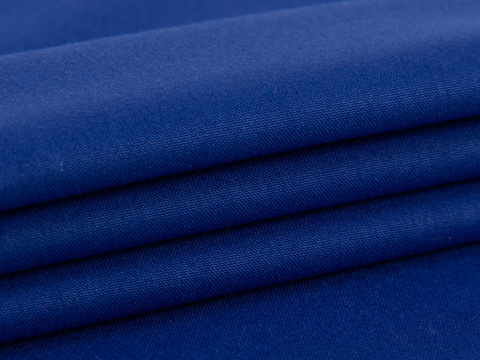 Однотонный поплин цвета электрик из полиэстера и хлопка