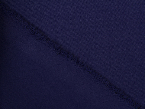 Однотонная тёмно-синяя ткань из полиэстера
