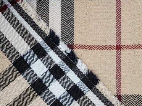 Бежевая ткань в клетку burberry из вискозы и полиэстера