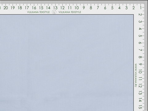 Однотонный поплин светло-голубого цвета из полиэстера и хлопка