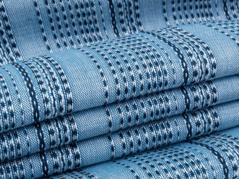 Голубая ткань добби в бело-синюю полоску из вискозы и хлопка