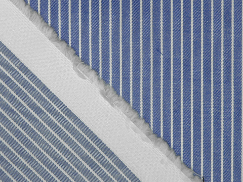 Синяя ткань в тонкую белую полоску из полиэстера и хлопка