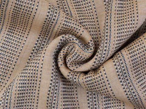 Бежевая ткань добби в бело-синюю полоску из вискозы и хлопка