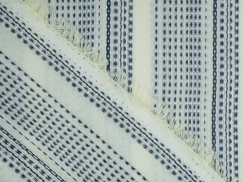 Светло-жёлтая ткань добби в прерывающуюся синюю полоску из вискозы и хлопка