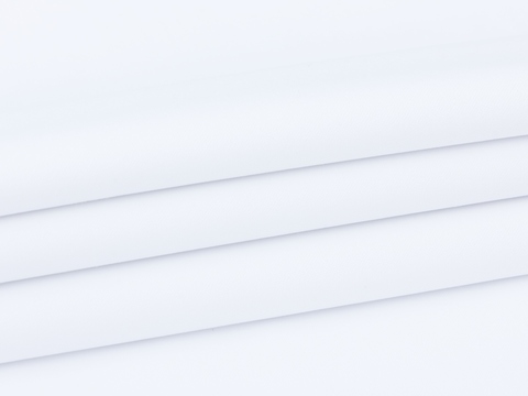 Однотонная белая ткань из полиэстера