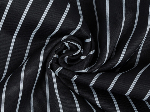 Чёрная ткань в узкую белую полоску из полиэстера и хлопка