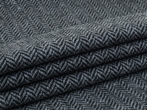 Светло-серая костюмная ткань из полиэстера и вискозы