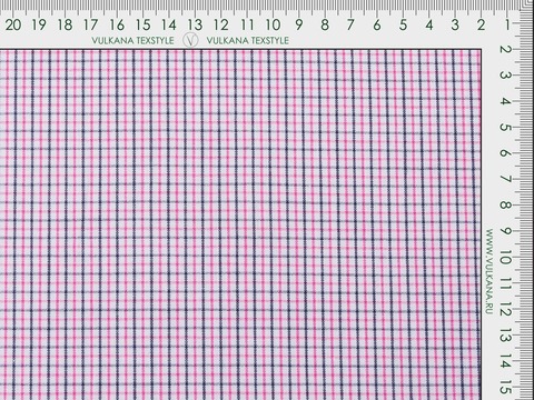 Белая ткань в мелкую розовую и синюю клетку из хлопка