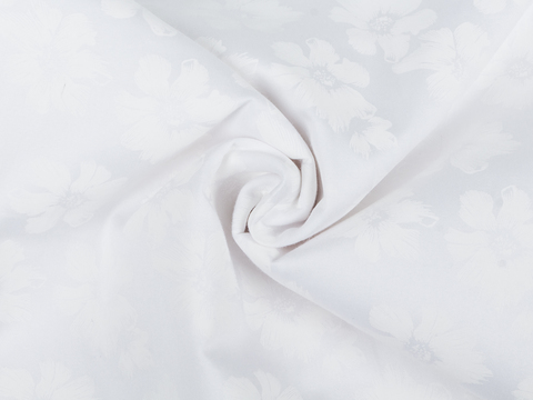 Бледная ткань с цветами белого цвета хлопок