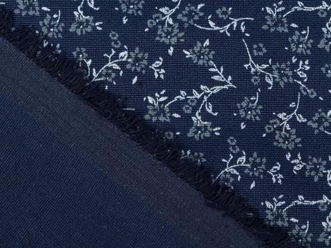 Синяя ткань с белым цветочным принтом хлопок с полиэстером