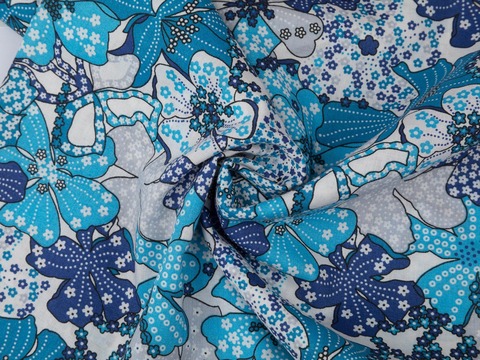 Сине-голубая ткань с цветочным принтом из хлопка и модала