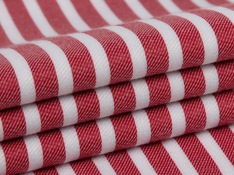 Двусторонняя ткань с красной и чёрной сторонами в белую полоску из полиэстера и хлопка