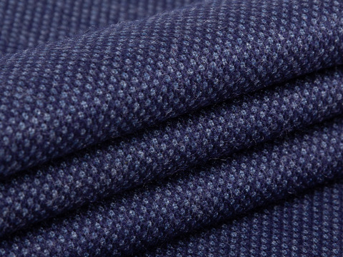 Ткань добби насыщенного синего цвета из полиэстера и вискозы
