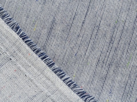 Бело-серая ткань из хлопка и полиэстера