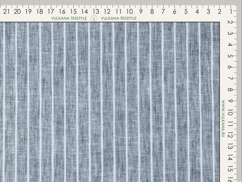 Серая ткань в белую полоску с полиэстером и хлопком