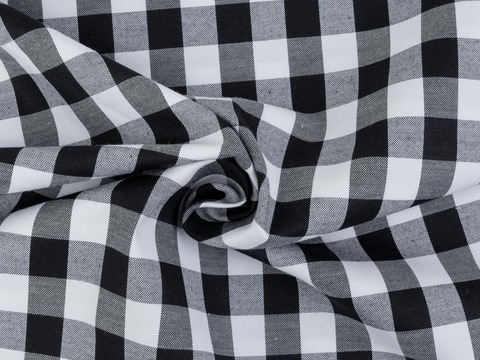 Ткань в среднюю чёрно-белую клетку из полиэстера и хлопка