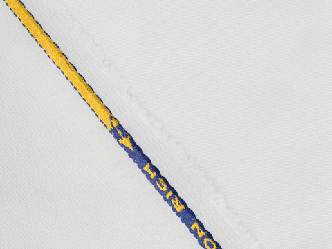 Однотонная ткань молочного цвета из полиэстера и вискозы