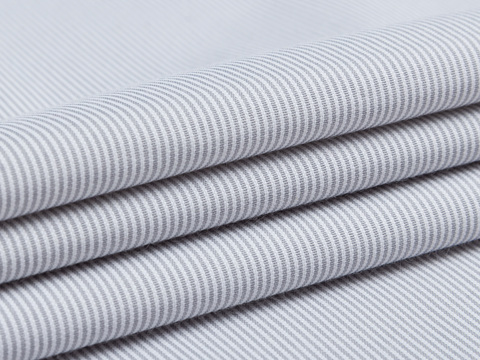 Ткань в тонкую бело-серую полоску из полиэстера и хлопка